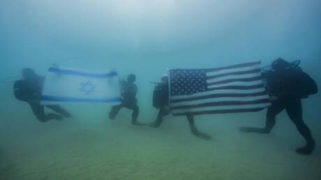 شارك فيه الأسطول الخامس.. تمرين بحري أمريكي ـ إسرائيلي في أعماق المتوسط (صور + فيديو)