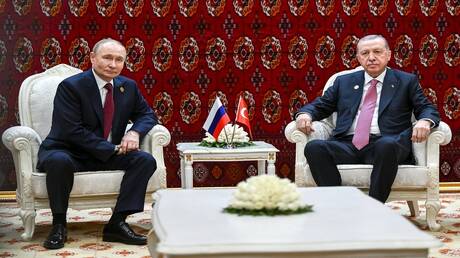 بوتين يعقد اجتماعا مطولا مع أردوغان في عشق آباد.. ورئيس وزراء باكستان ينضم إليهما! (صور)