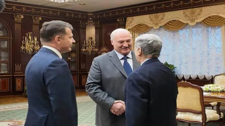 لوكاشينكو يستقبل الوفد الأمريكي برئاسة جون كول في مينسك