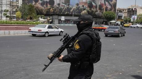 إيران.. الشرطة تعتقل الحائزة على 