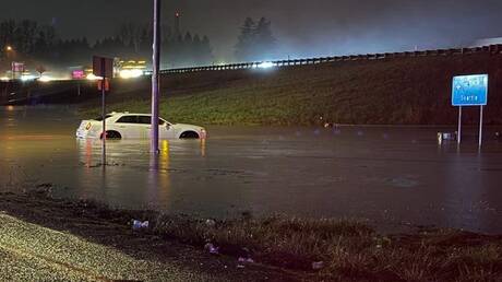 مستويات تاريخية.. فيضانات عارمة تضرب ولاية واشنطن وتجبر مدينة بأكملها على الإخلاء (صور + فيديو)