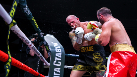 الروسي مراد غاسييف يسقط بوليف بالضربة القاضية ويتوج بلقب بطولة العالم للوزن الثقيل 