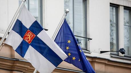 ثماني دول أوروبية تبحث تعزيز دفاعاتها الحدودية مع روسيا