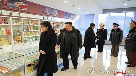 الزعيم الكوري الشمالي يحضر حفل افتتاح مجمع صناعي (صور)