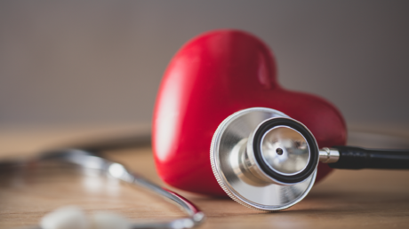 تحذير طبي: هذه الأطعمة والمشروبات "تسمم" شرايين القلب