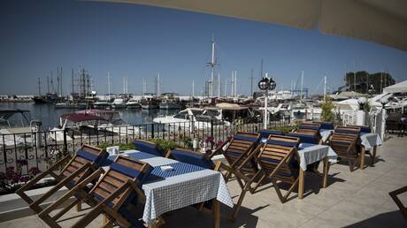 قرار من قبرص يكشف حجم الخسائر الكبيرة جراء توقف تدفق السياح من روسيا إلى أوروبا