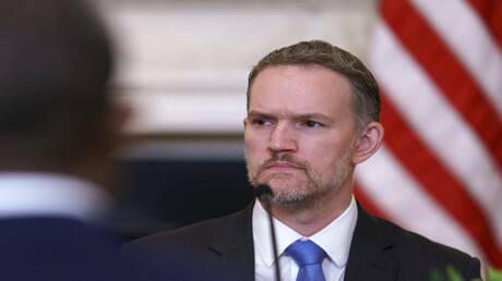 واشنطن تتوعد الاتحاد الأوروبي بالرد إذا استمر في فرض قيود على الشركات الأمريكية