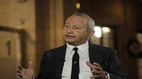 انقطعت أخباره.. ساويرس يعلق على لقاء مؤثر بين سعودي ومسّن مصري عمل معه 40 عاما (فيديو)