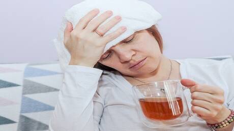 طبيب: جهاز المناعة يحتاج للتواصل مع الآخرين وليس للتعقيم المبالغ فيه بالمنزل 