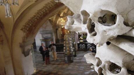 15 كيلومترا من الجثث!