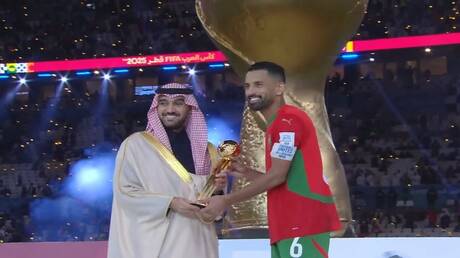ربيع حريمات يتوج بجائزة أفضل لاعب في كأس العرب 2025 (فيديو)
