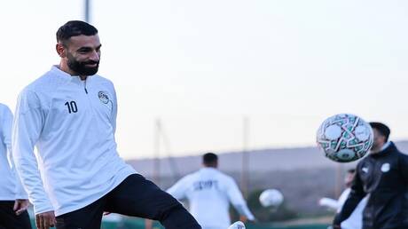 "تواصل معه مباشرة بعد المقابلة المثيرة للجدل".. مدرب منتخب مصر يكشف حالة صلاح قبل كأس إفريقيا