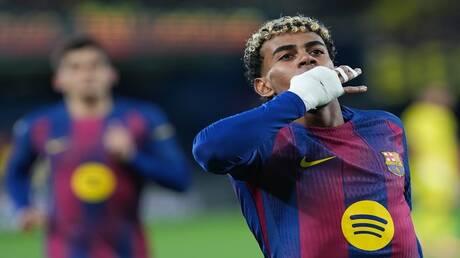 شاهد.. لامين جمال في مرمى 