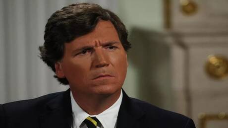 تاكر كارلسون: استمرار الوجود العسكري في سوريا مرتبط بـ 