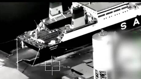 ضاحي خلفان يعلق على قصف ميناء المكلا ويثير تفاعلا - عاجل 