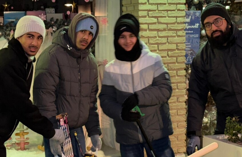 ردا على الجدل الذي أثاره ميرتس.. مسلمون ينظفون شوارع ألمانيا بعد ليلة رأس السنة (صور+ فيديو)