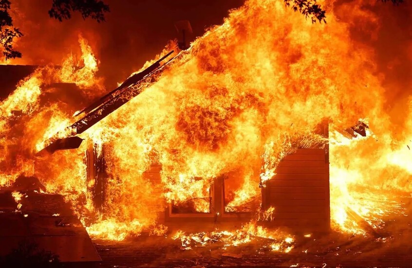 ماس كهربائي يشعل حريقا في المحلة المصرية