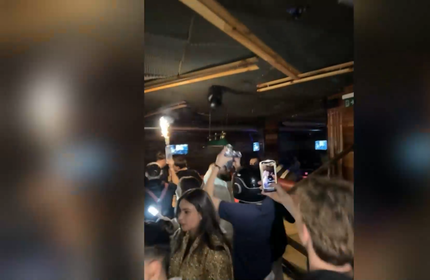 قبل لحظات من المأساة.. مشاهد جديدة توثق كيف بدأ حريق رأس السنة في حانة سويسرية