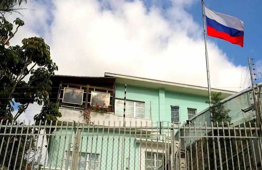 السفارة الروسية: لا أضرار بمبنى السفارة في كاراكاس جراء الضربات الأمريكية