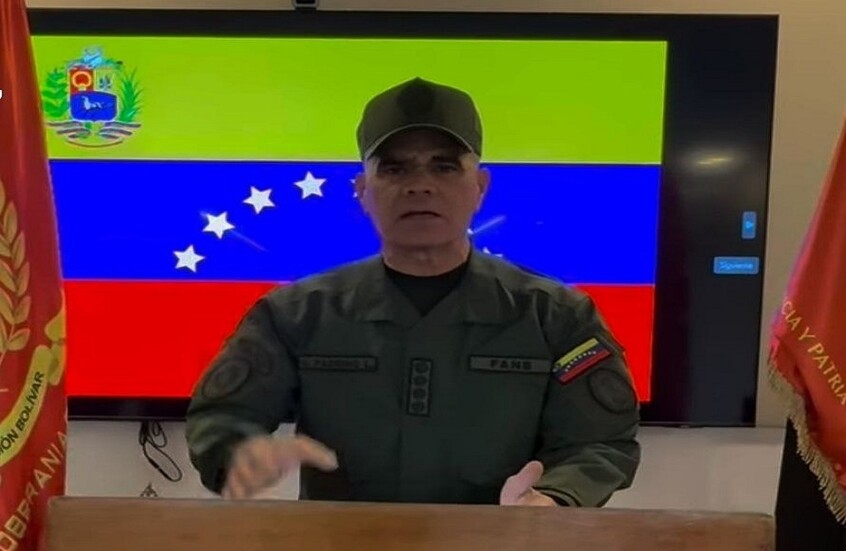 وزير الدفاع الفنزويلي: أدعو المواطنين لتجنب الفوضى والذعر عقب الهجوم الأمريكي