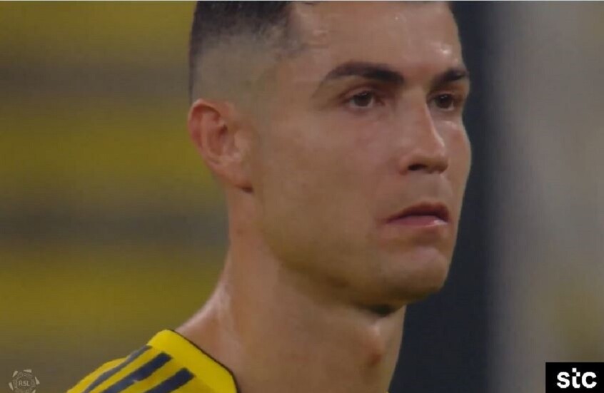 تصرف رونالدو بعد هزيمة النصر أمام الأهلي في "الكلاسيكو" السعودي (فيديو)