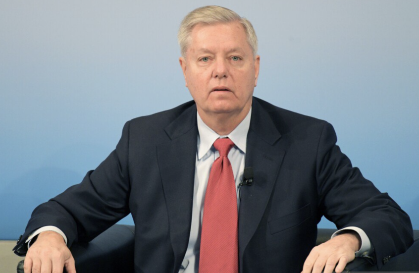 ليندسي غراهام: جميع الخيارات مطروحة بشأن احتمال شن ضربات أمريكية أخرى على فنزويلا