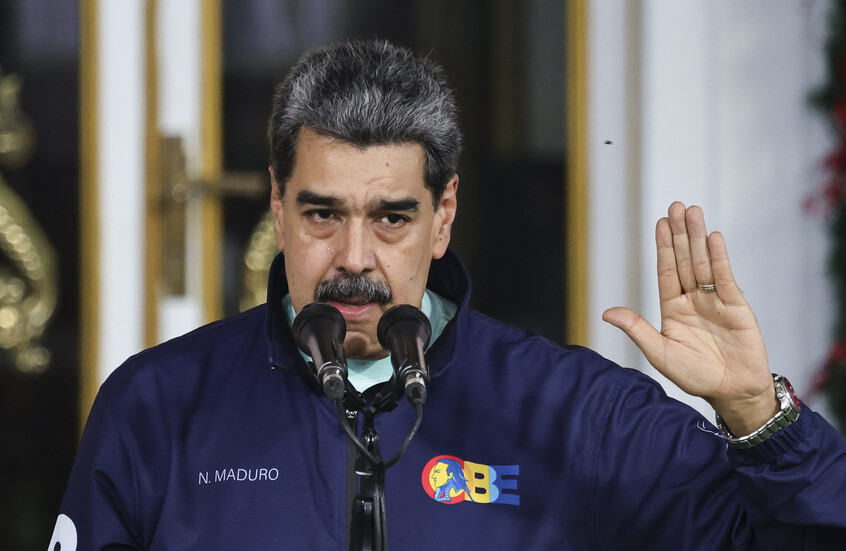 ترامب ينشر صورة للرئيس مادورو وهو معتقل (صور)