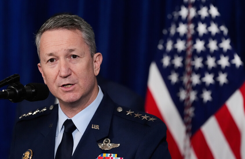 رئيس هيئة الأركان الأمريكية: وقعت اشتباكات خلال عملية الانسحاب من فنزويلا وتعرضت المروحيات للنيران