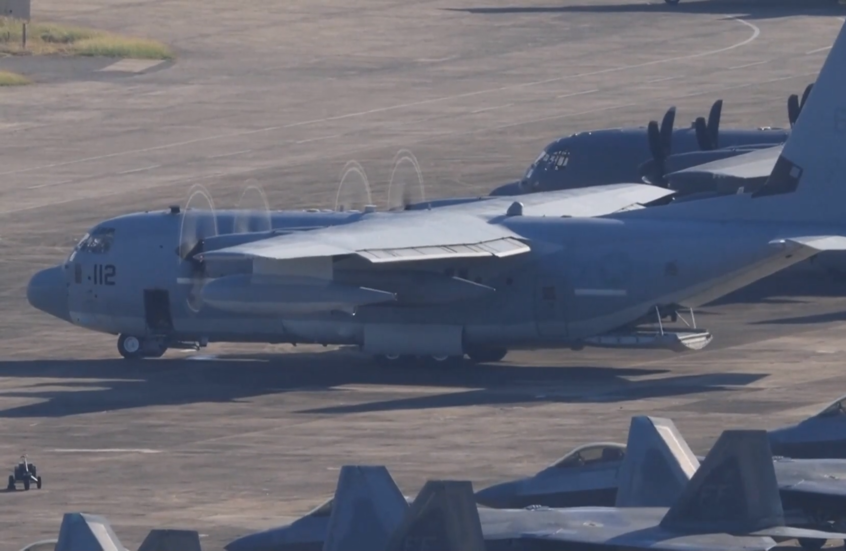 رصد طائرات عسكرية أمريكية تقلع في بورتوريكو أثناء الهجوم على فنزويلا