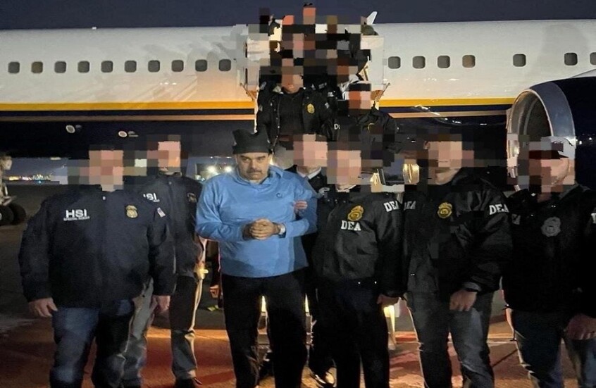 المحكمة العليا في فنزويلا تكلف نائبة الرئيس بتولي صلاحيات الرئاسة مؤقتا