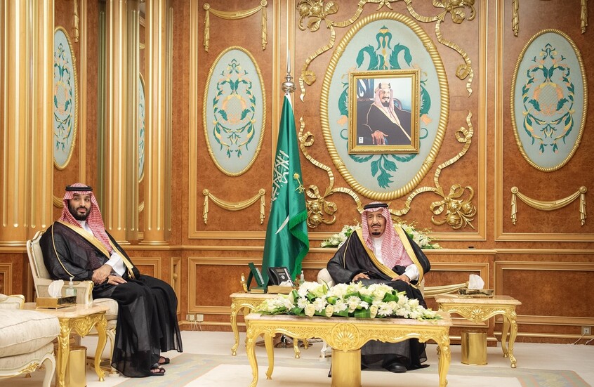 العاهل السعودي وولي عهده يوجهان بتكثيف الجسور الجوية والبحرية والبرية لإغاثة الشعب الفلسطيني في غزة