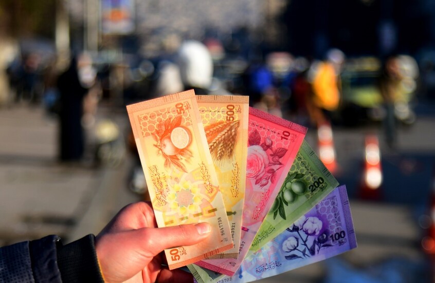 نماذج من العملة السورية الجديدة المطروحة بدلا من العملة القديمة