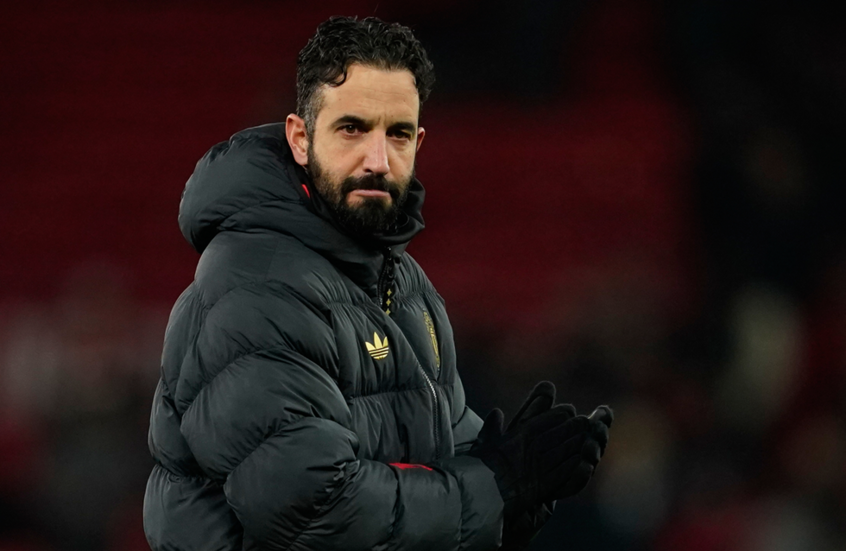 مانشستر يونايتد يقيل مدربه أموريم