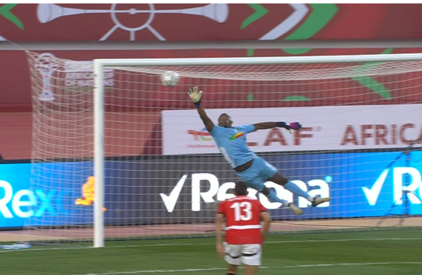 مصر تتجاوز بنين بصعوبة وتبلغ ربع نهائي كأس أمم إفريقيا (فيديو)