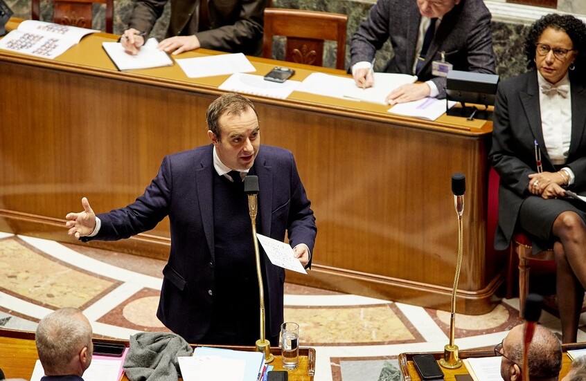 رئيس الوزراء الفرنسي يصف الهجوم الأمريكي على فنزويلا بـ"العدوان"