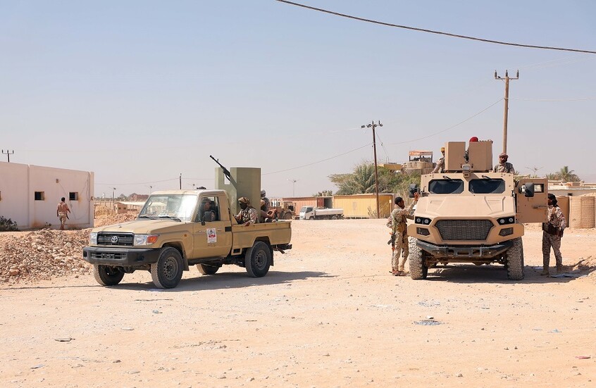 اليمن.. مجلس القيادة الرئاسي يبحث تداعيات تخلف الزبيدي عن دعوة السعودية