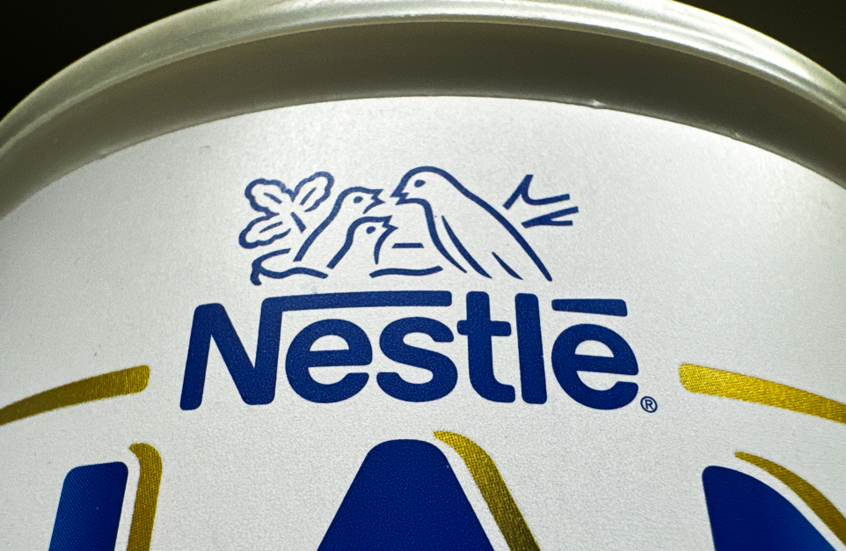 نستله تسحب دفعات من حليب الأطفال عالميا لتلوثها بسمّ قاتل