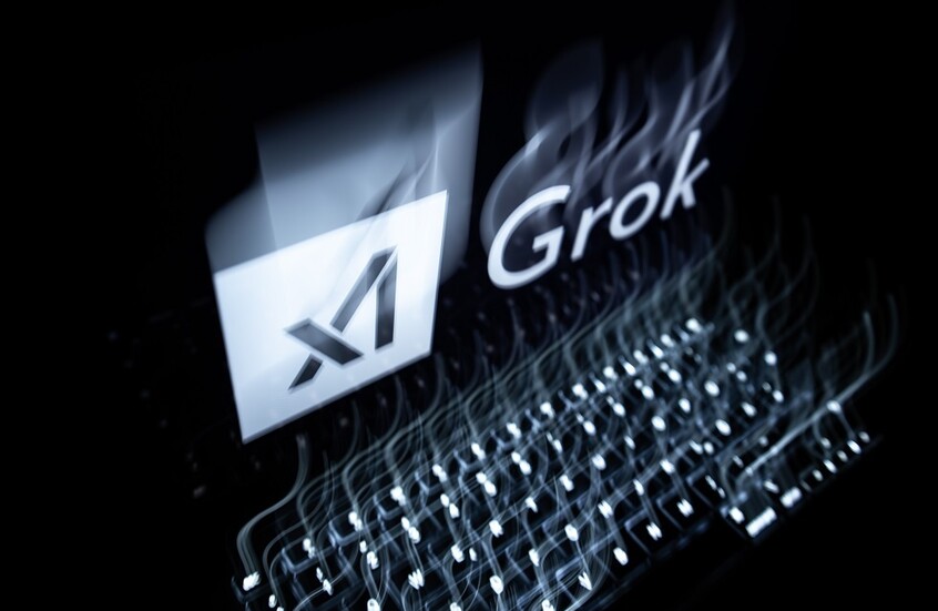 وسط تهديدات بحظر "إكس".. ماسك يرد على مهاجميه بسبب إنشاء Grok صورا إباحية لفتيات حقيقيات