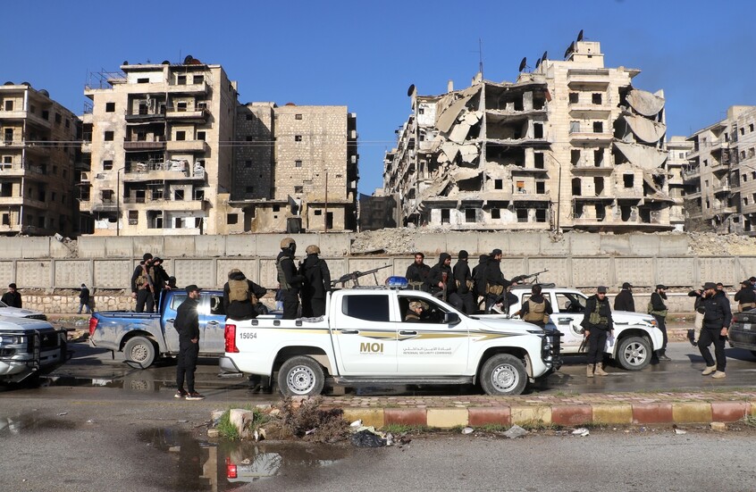 الانتهاكات لن تمر دون حساب ..الإدارة الذاتية الكردية تصدر أول بيان بعد مغادرة حلب