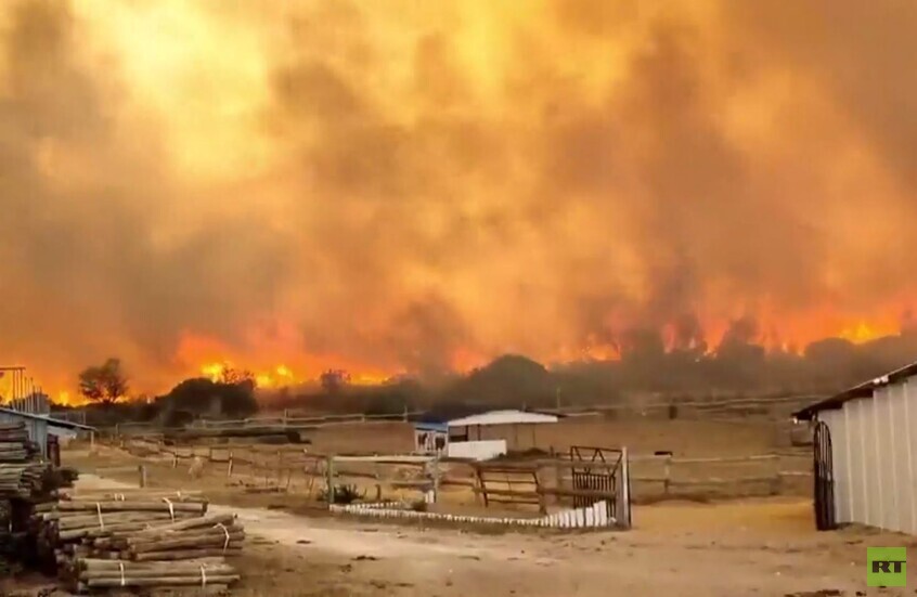 جنوب أفريقيا.. حرائق هائلة تضرب منطقة بلدة "ستانفورد"