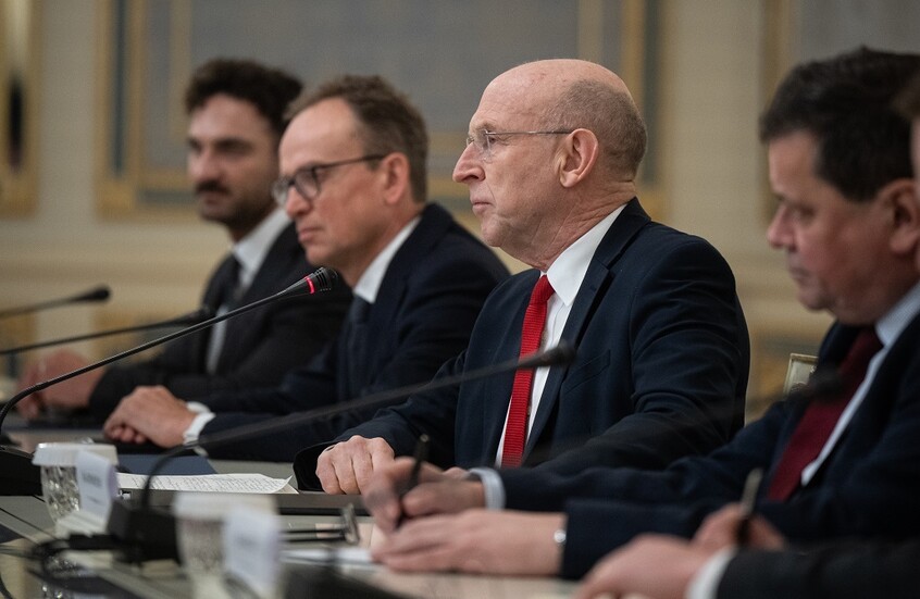 "أحلام مبتذلة للمنحرفين".. زاخاروفا تعلق على  رغبة وزير الدفاع البريطاني في "اختطاف بوتين"