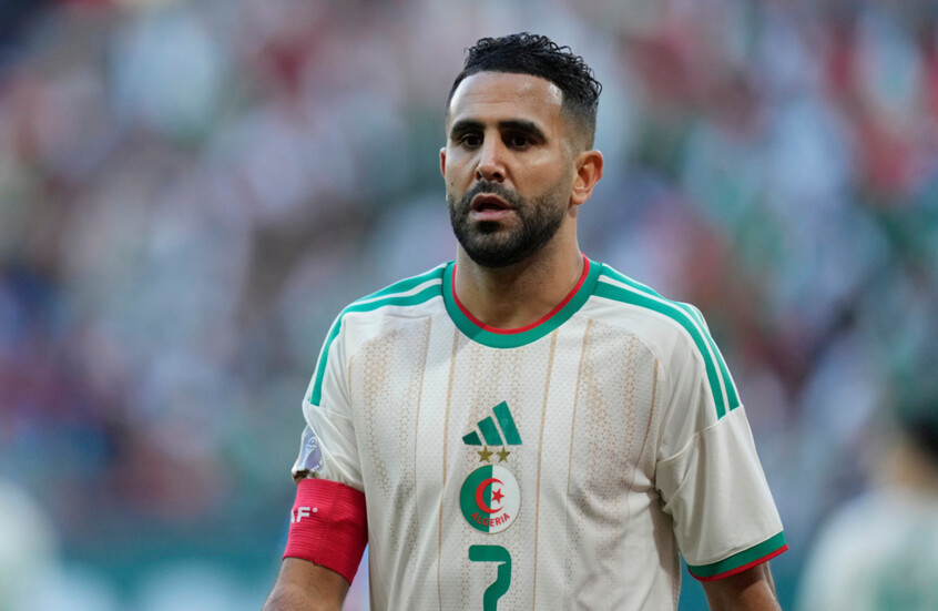 هل تسبب الحكم في إقصاء الجزائر من كأس إفريقيا.. رياض محرز ينهي الجدل بتصريح حاسم