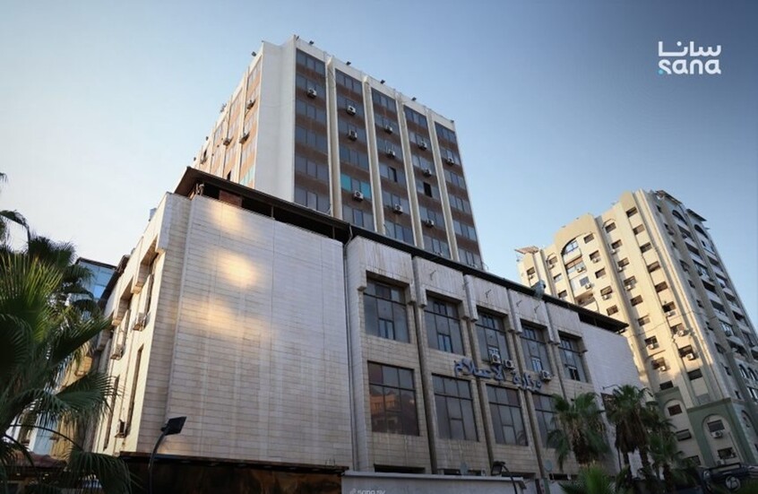 اختراق موقع الوزارة السورية للإعلام ورفع علمي "قسد" وكردستان (صورة)