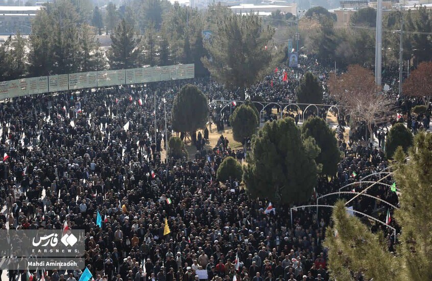 فيديو.. مسيرات مليونية دعما للثورة الإسلامية في إيران