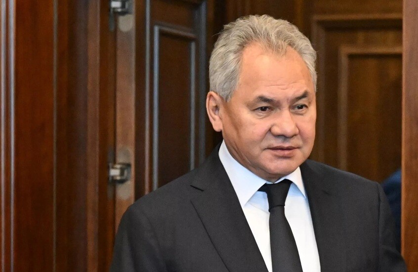 شويغو ولاريجاني يتفقان على تعزيز التعاون الثنائي ويدينان التدخل الخارجي في شؤون إيران