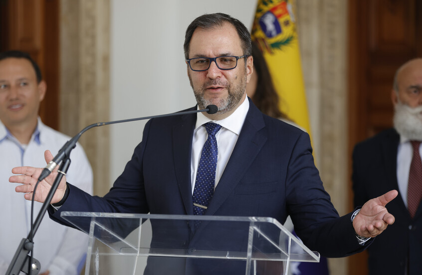 وزير الخارجية الفنزويلي يعلن الارتقاء بمستوى العلاقات مع إيطاليا