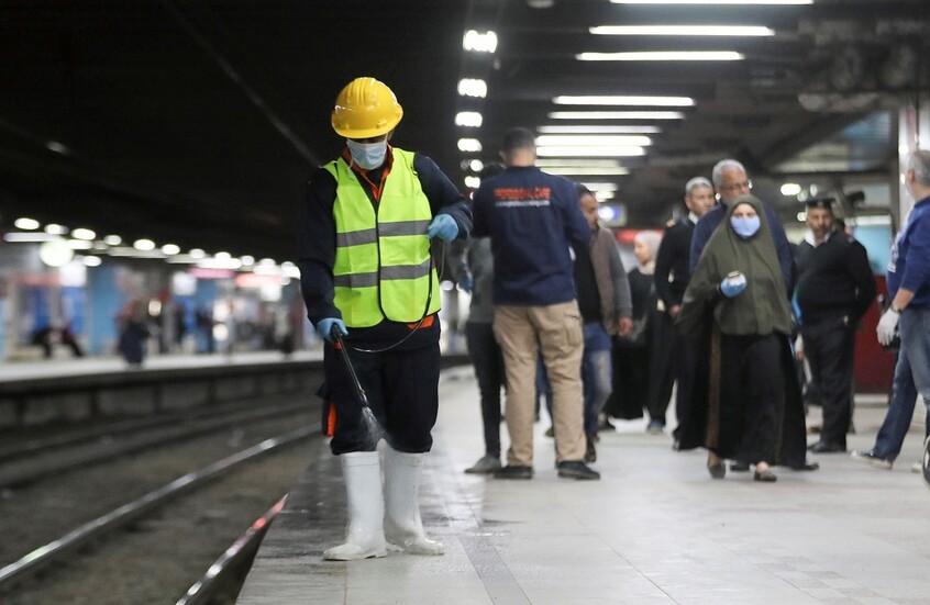 مستشار السيسي يحذر من خطر حقيقي يهدد المصريين