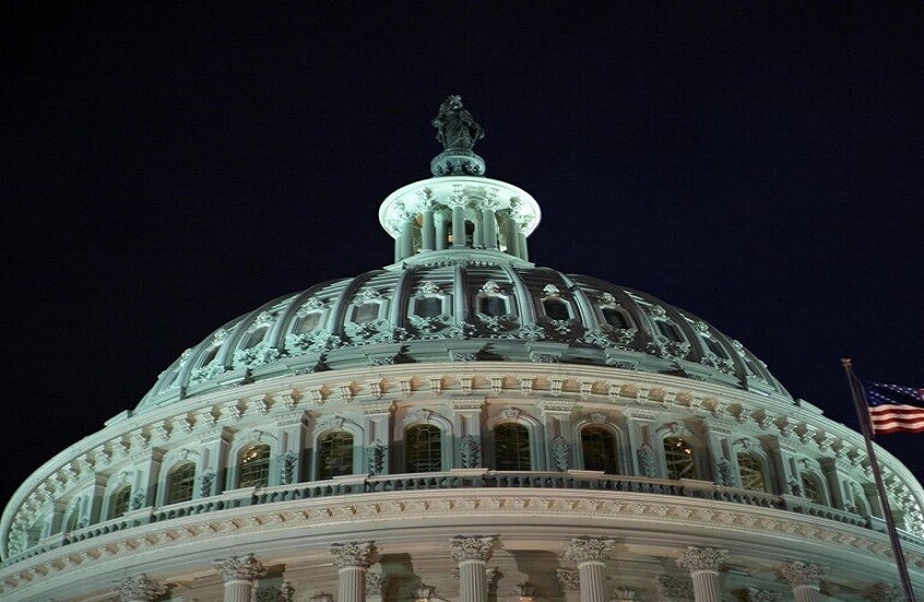 نائب جمهوري أمريكي يقدم مشروع قانون إلى الكونغرس لضم غرينلاند