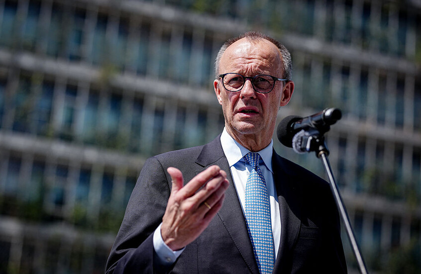 المستشار الألماني: نشهد الأيام والأسابيع الأخيرة من حكم النظام الإيراني (فيديو)