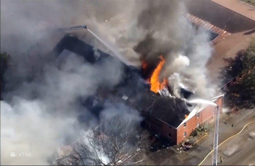 حريق هائل يلتهم كنيسة في هيوستن الأمريكية